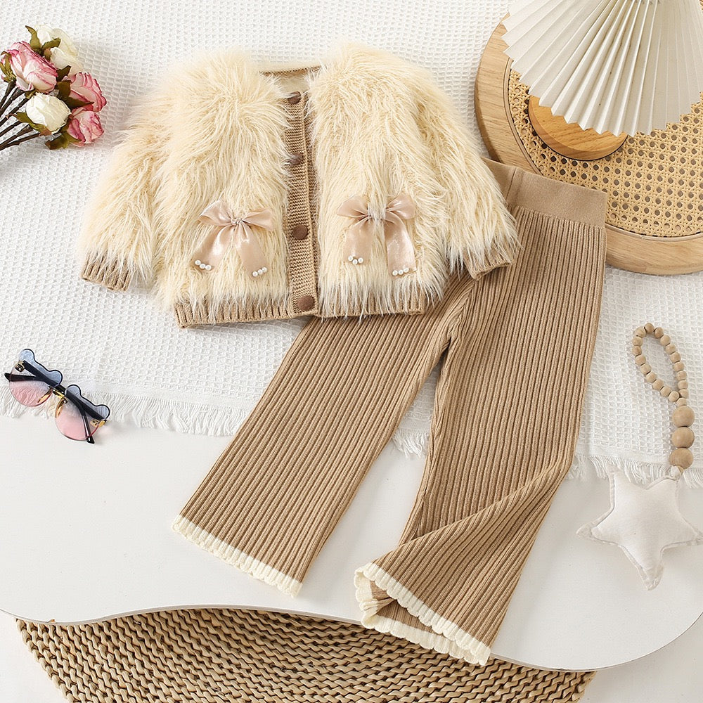 Children's Winter Outfit with Faux Fur and Bow