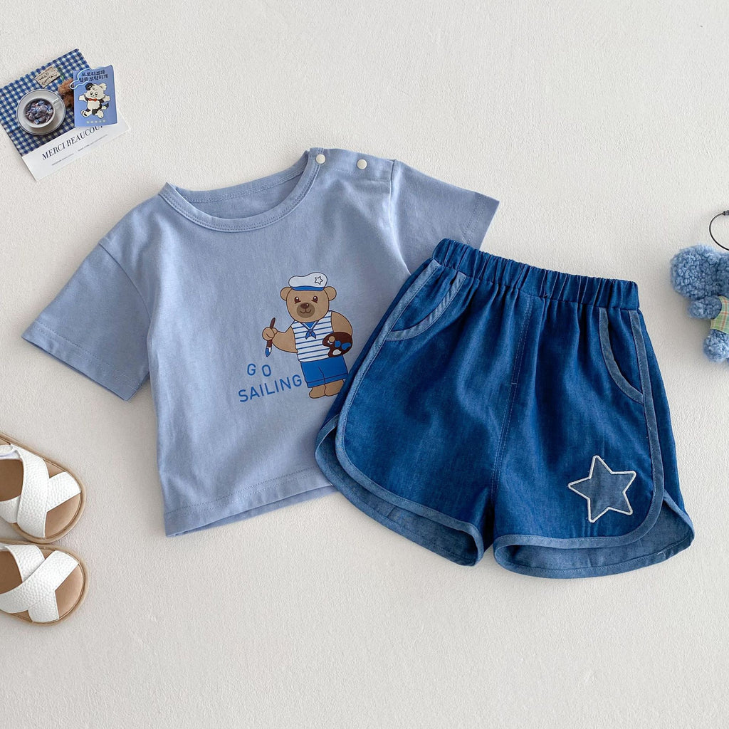 Abbigliamento estivo per bambini con design orsetto