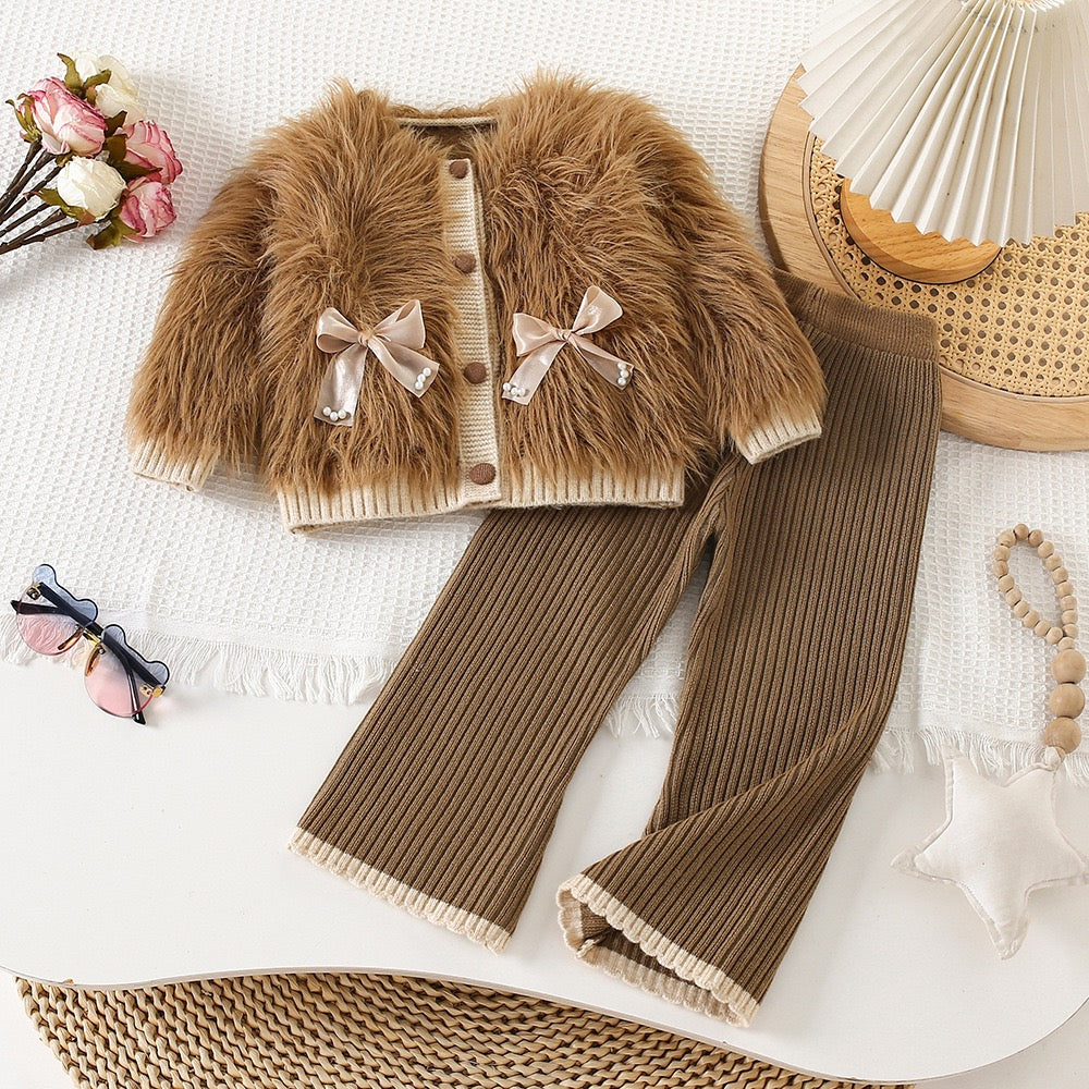 Children's Winter Outfit with Faux Fur and Bow