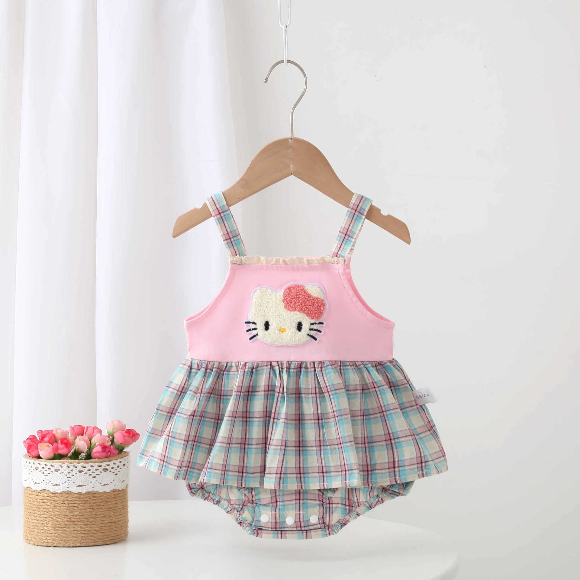 بدلة أطفال مربعة Hello Kitty