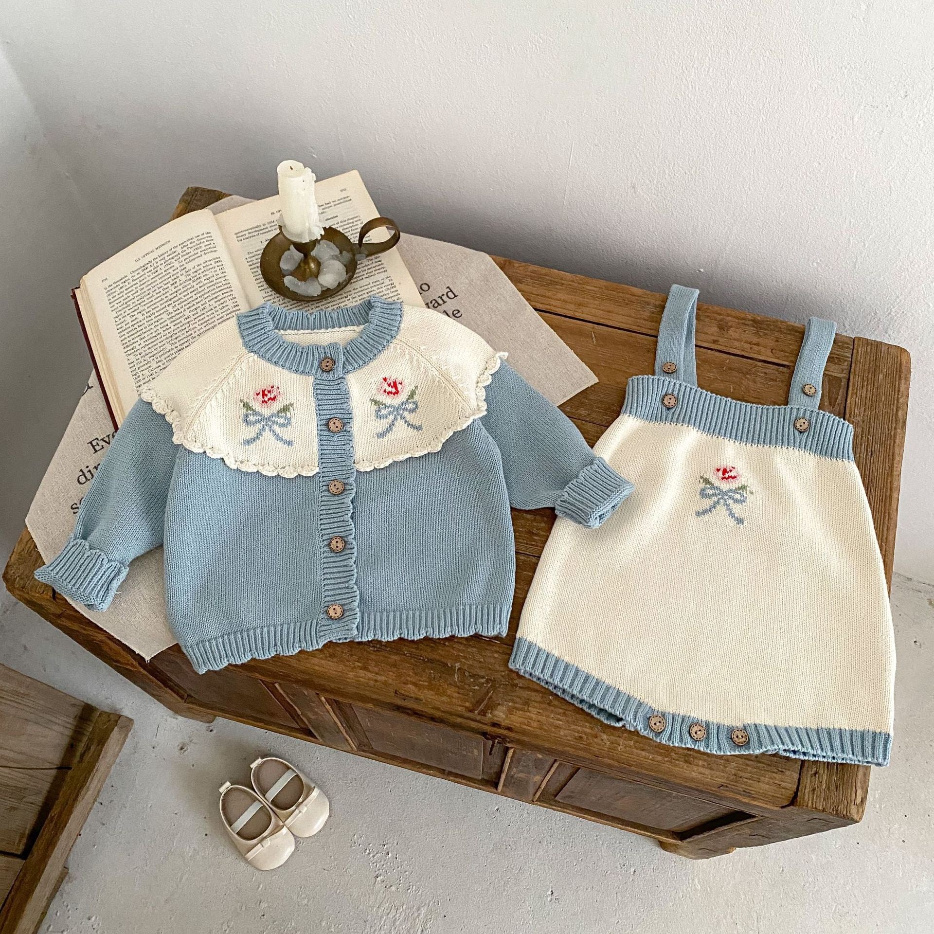 Children's Knitted Set with Bows, 2 Pieces