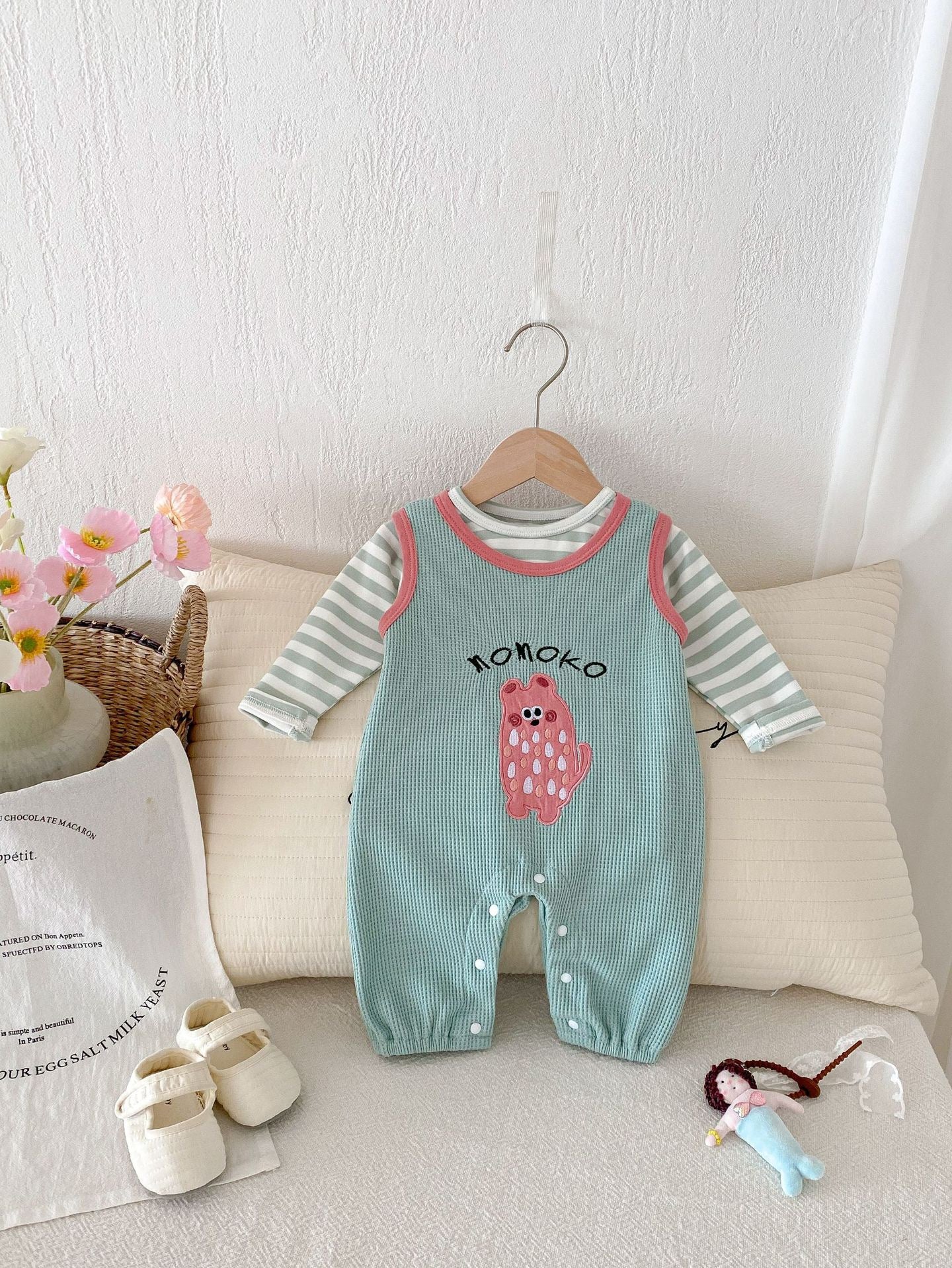 Conjunto de 2 piezas de chaleco a rayas y pantalones para bebé