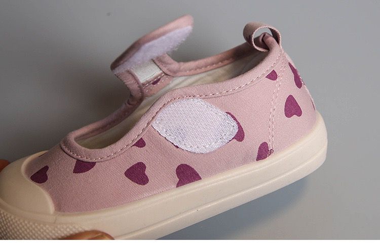 Scarpe per bambini con cuoricini
