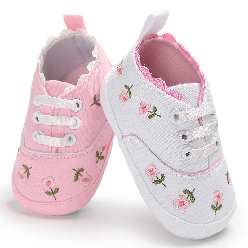 Embroidered flower anti slip walking shoes