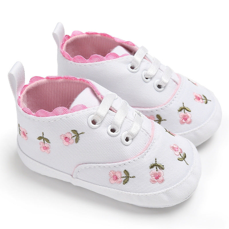 Embroidered flower anti slip walking shoes
