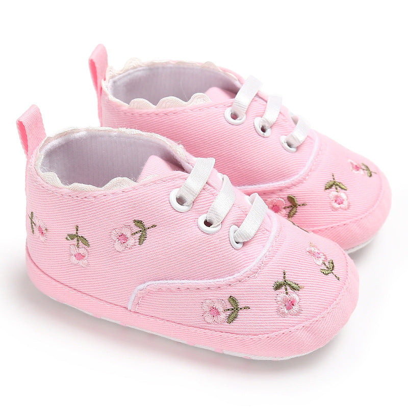 Embroidered flower anti slip walking shoes