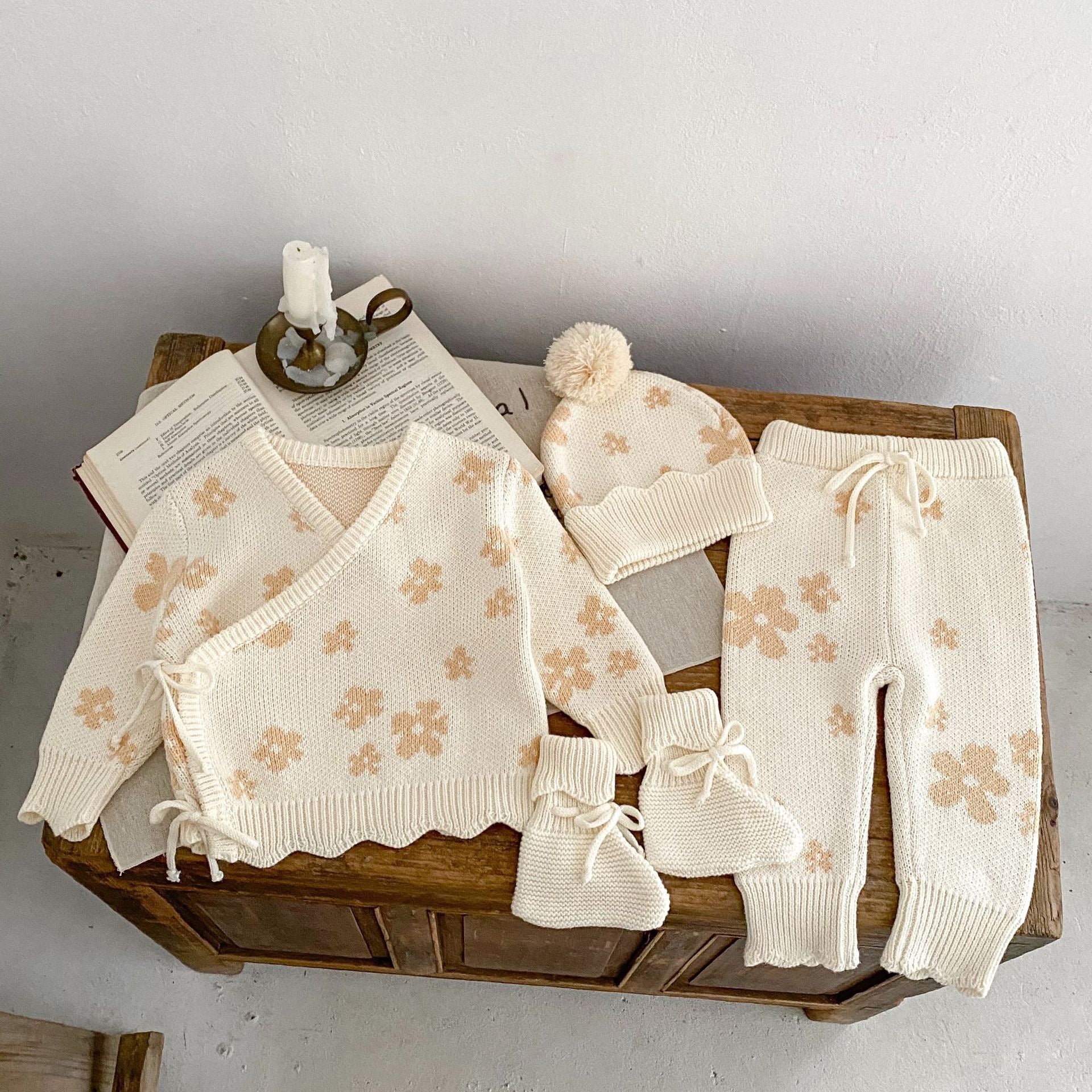 Children's Blouse/Pants with Little Flowers