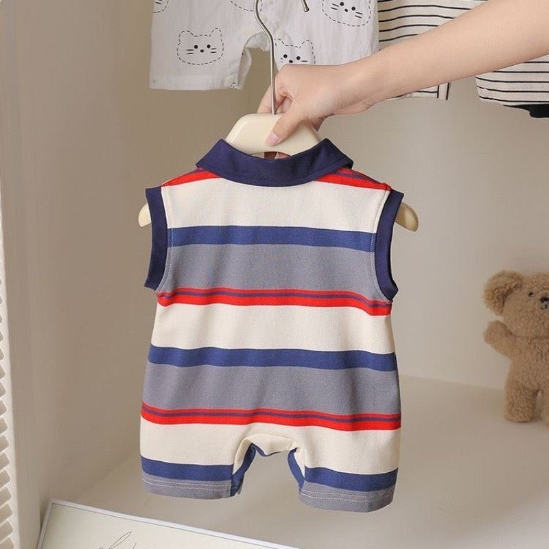 Pelele de bebé con rayas y osito de peluche
