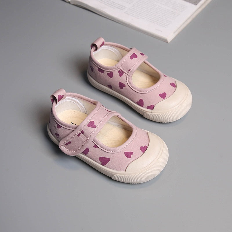 Scarpe per bambini con cuoricini