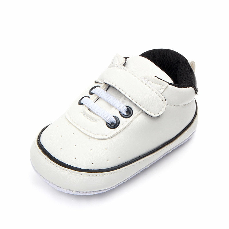 Scarpe da ginnastica con lacci e velcro