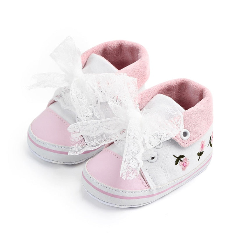 Fiocco in pizzo ricamato per sneakers