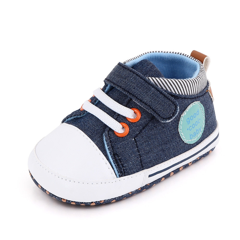 Sneakers con il Velcro
