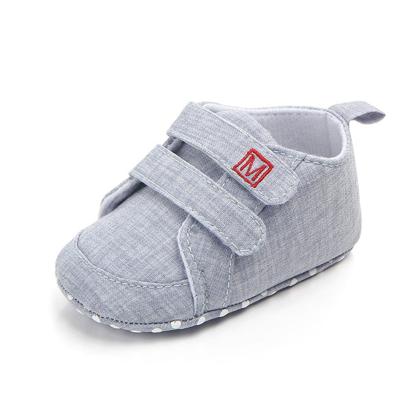Sneakers con il Velcro