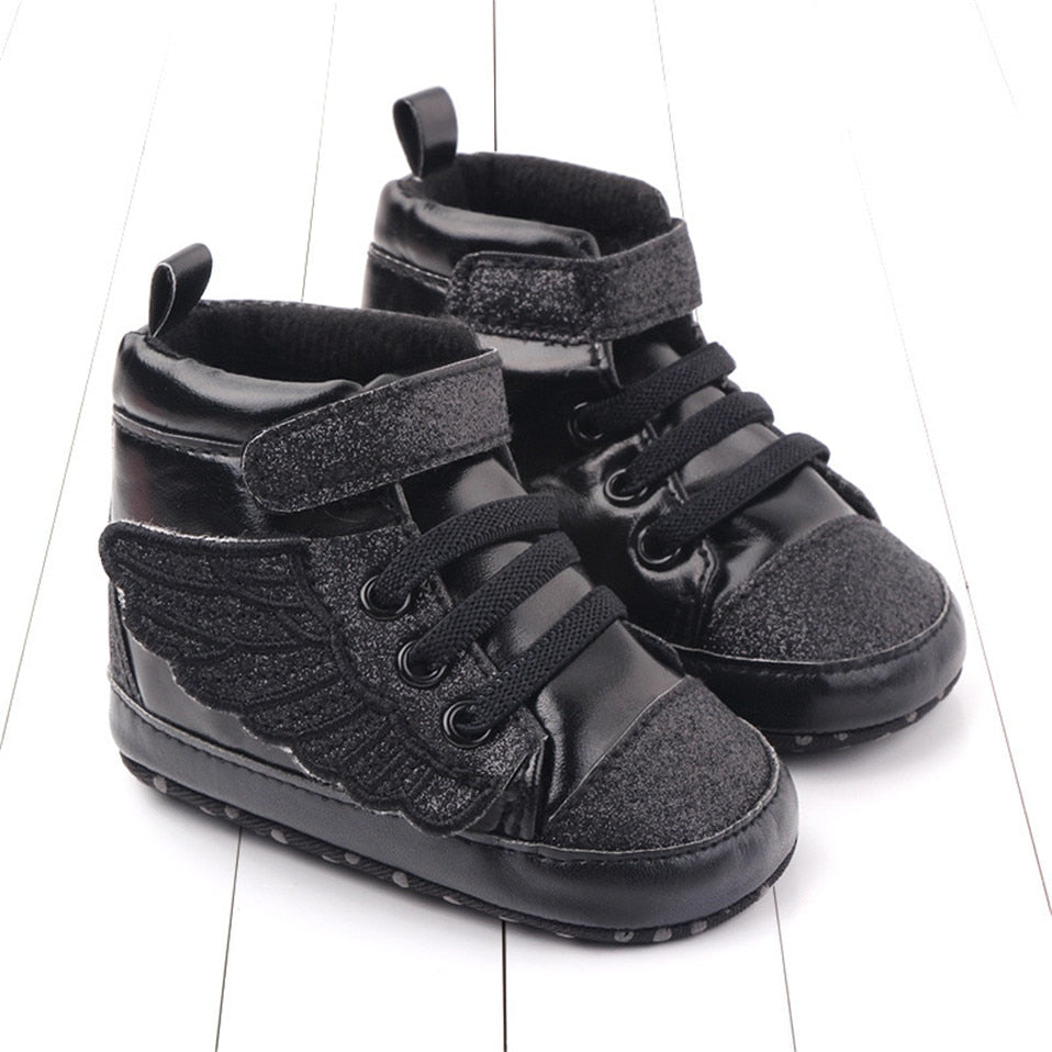 Sneakers da neonata con glitter e ali