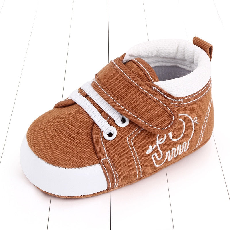 Sneakers con il Velcro