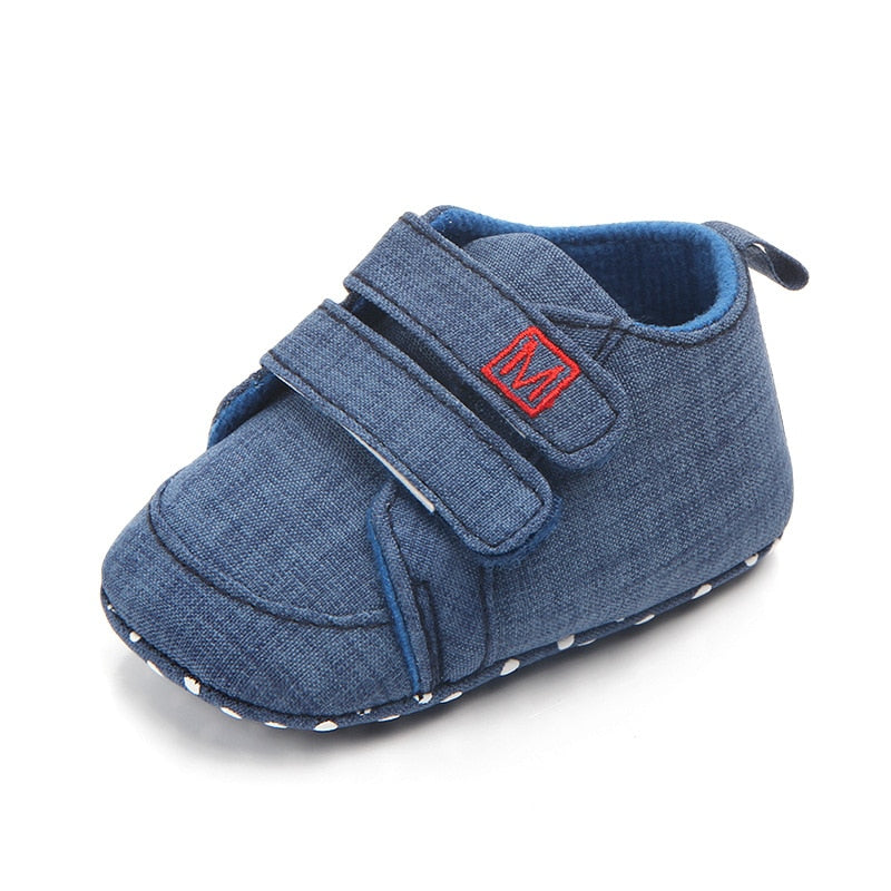 Sneakers con il Velcro