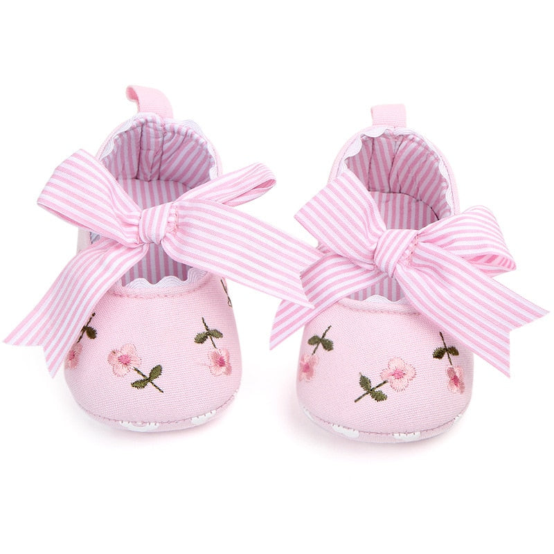 Sneakers Fiocco Ricamato a Strisce