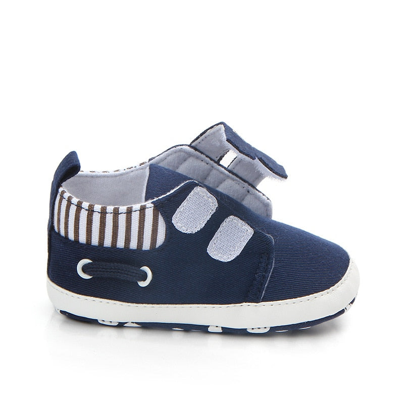 Sneakers in velcro