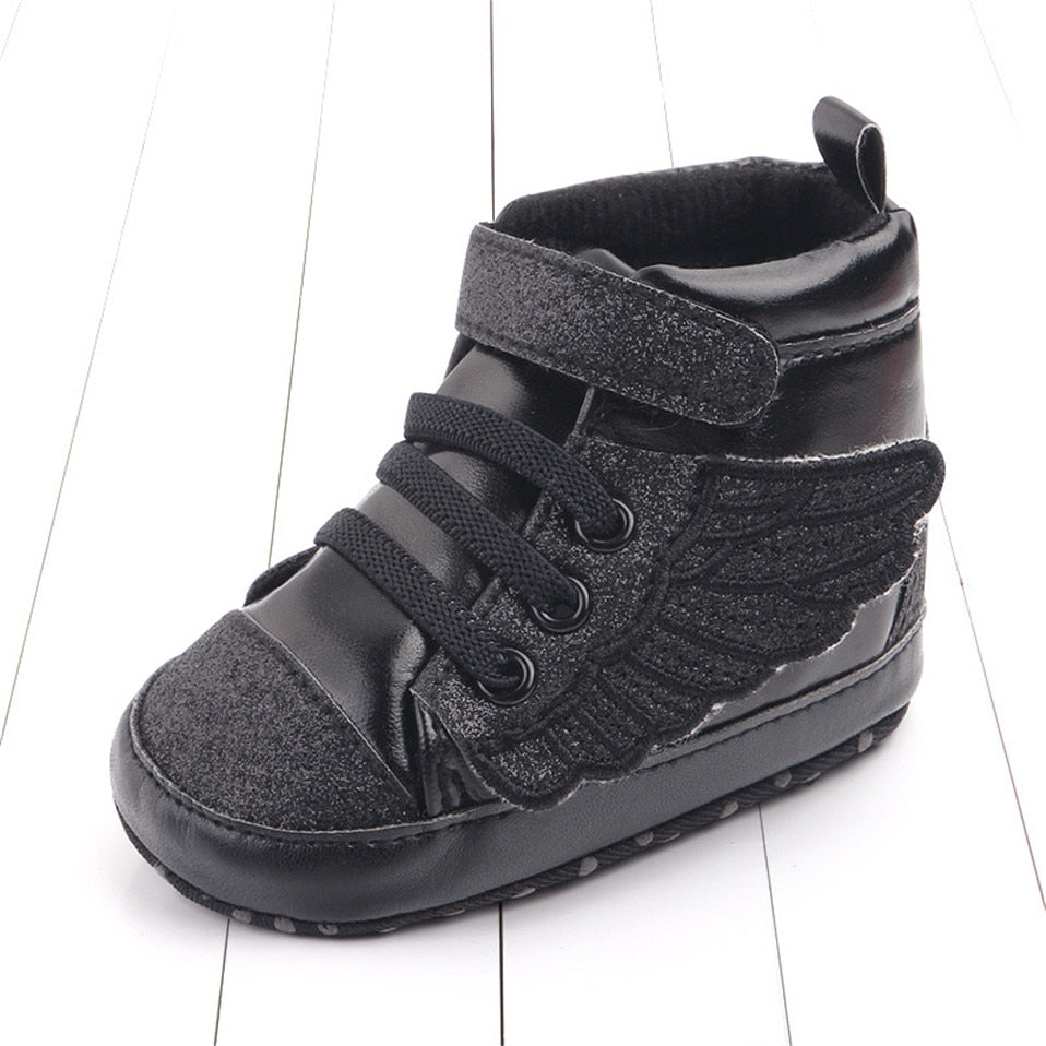 Sneakers da neonata con glitter e ali