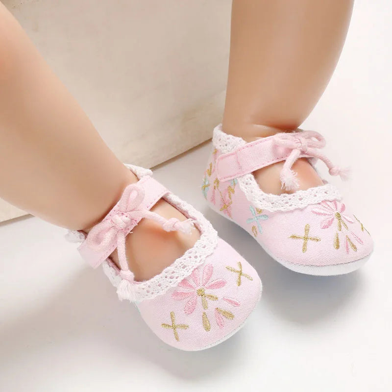 New Flower Embroidery Baby Girl Shoes Cotton Non-slip Soled Toddler Shoes