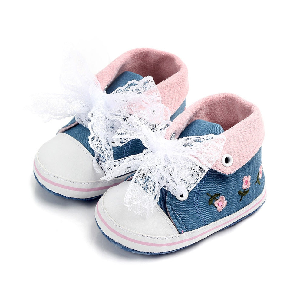Fiocco in pizzo ricamato per sneakers