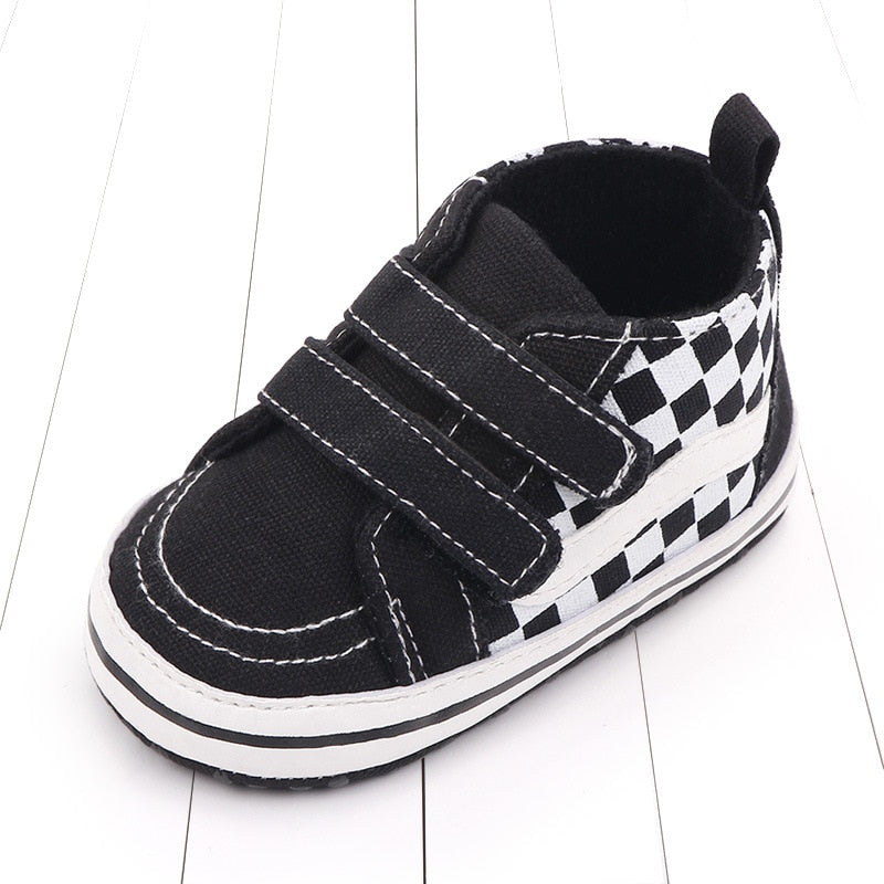 Sneakers con il Velcro