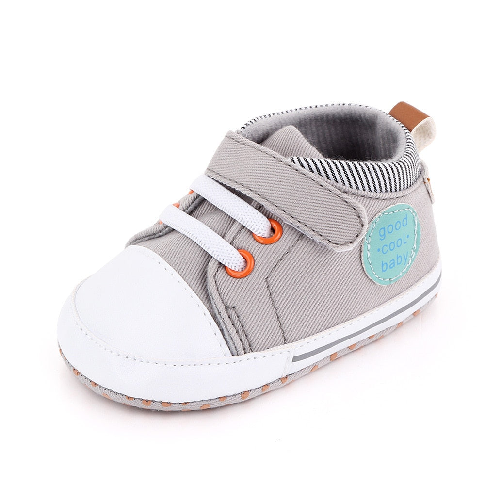 Sneakers con il Velcro