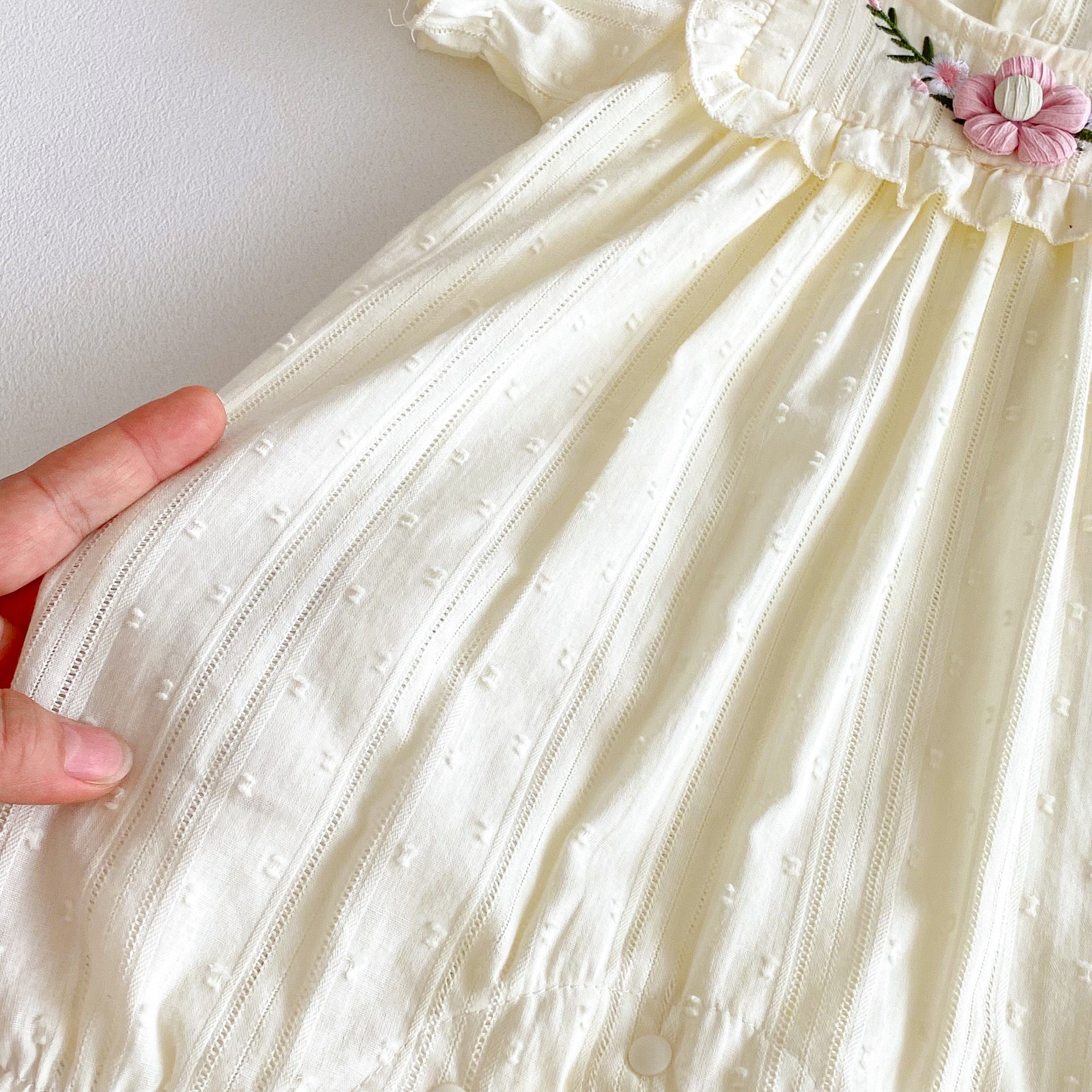 Trajes mameluco de manga corta abullonada con volantes y estampado floral para bebés