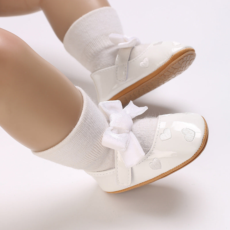 Scarpa per bambini con fiocco e cuori