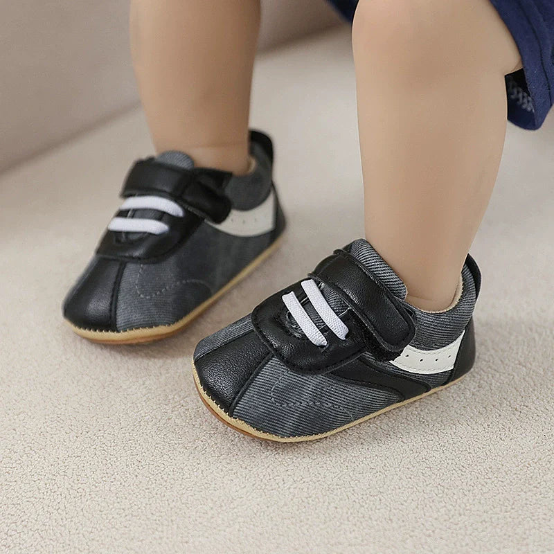 Scarpine morbide per bambini con strappo