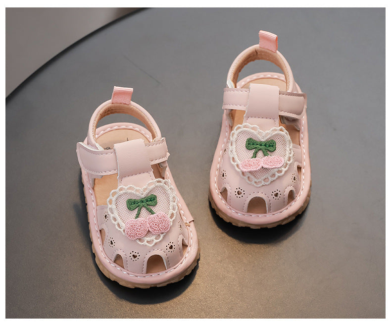 Sandali da bambina con stampa di ciliegie