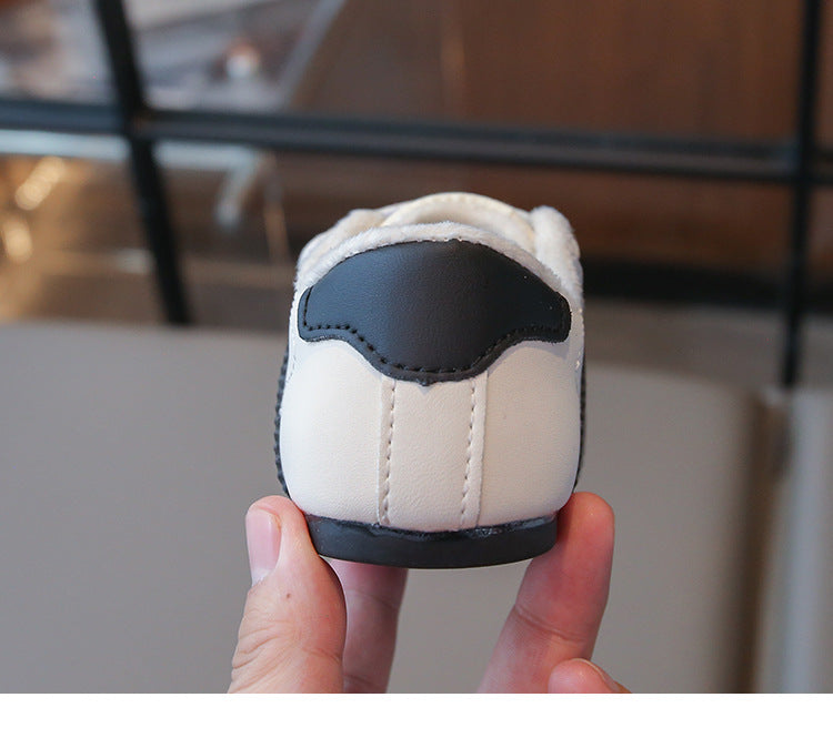 Sneakers a righe per bambini con motivo faccina