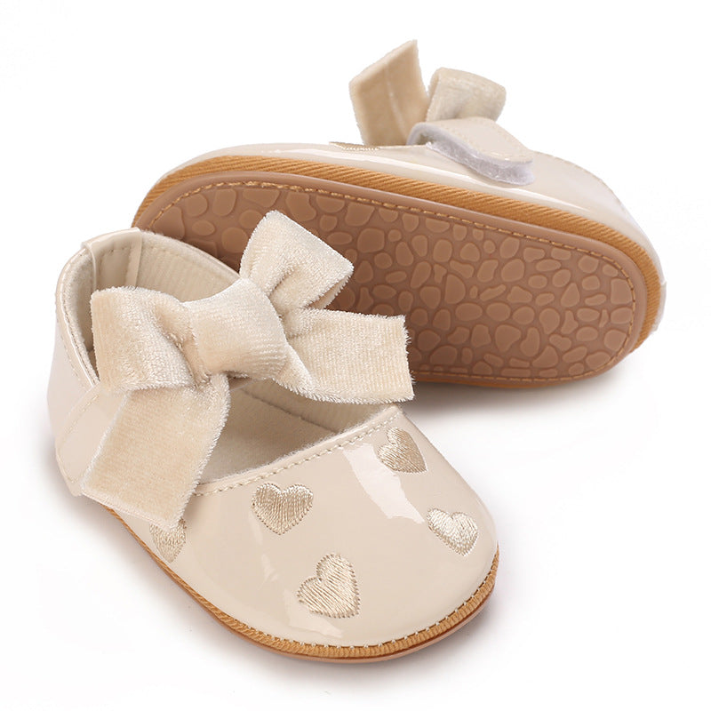 Scarpa per bambini con fiocco e cuori