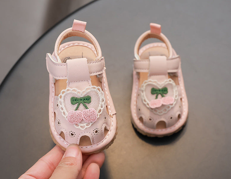 Sandali da bambina con stampa di ciliegie