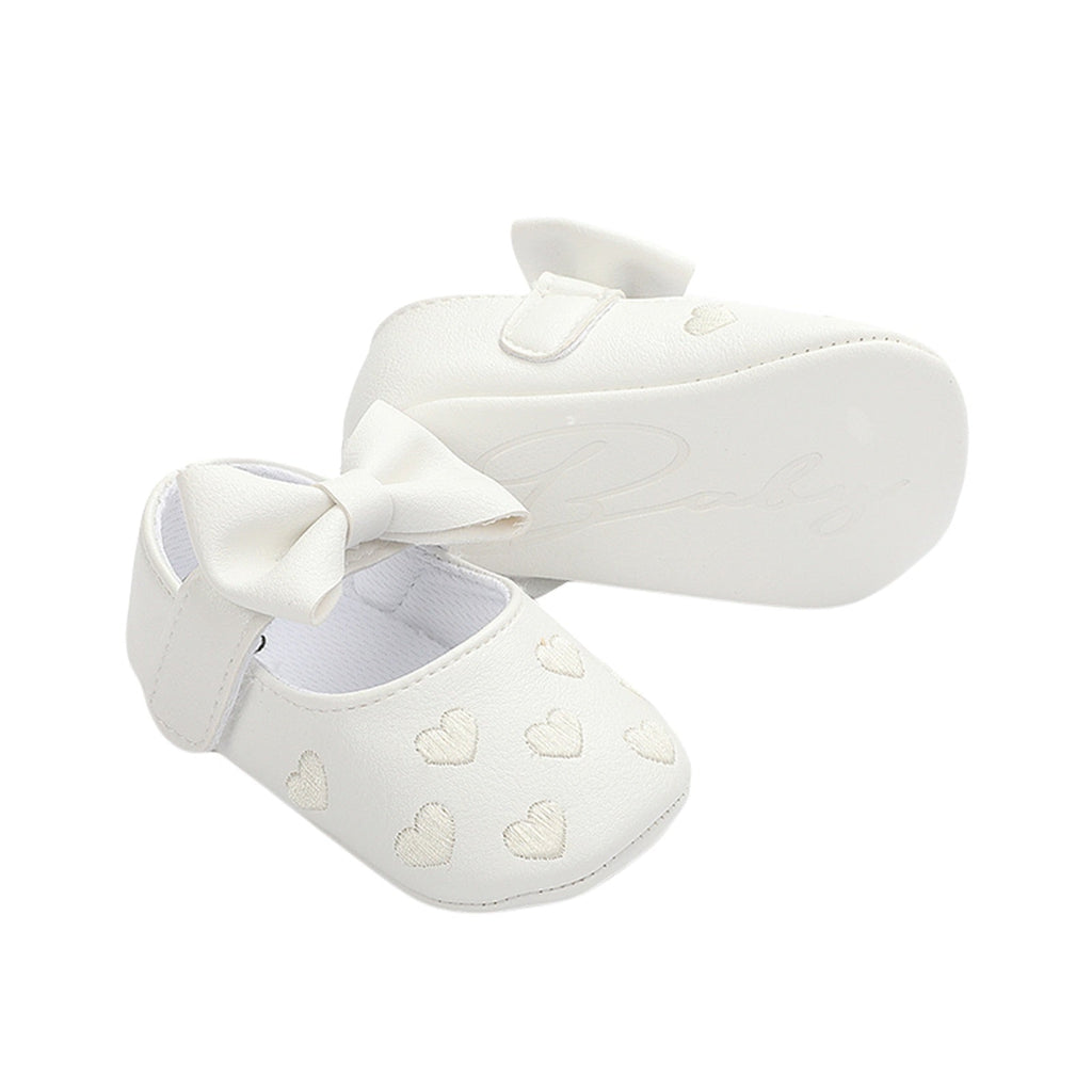 Scarpa da bambina con fiocco e cuore