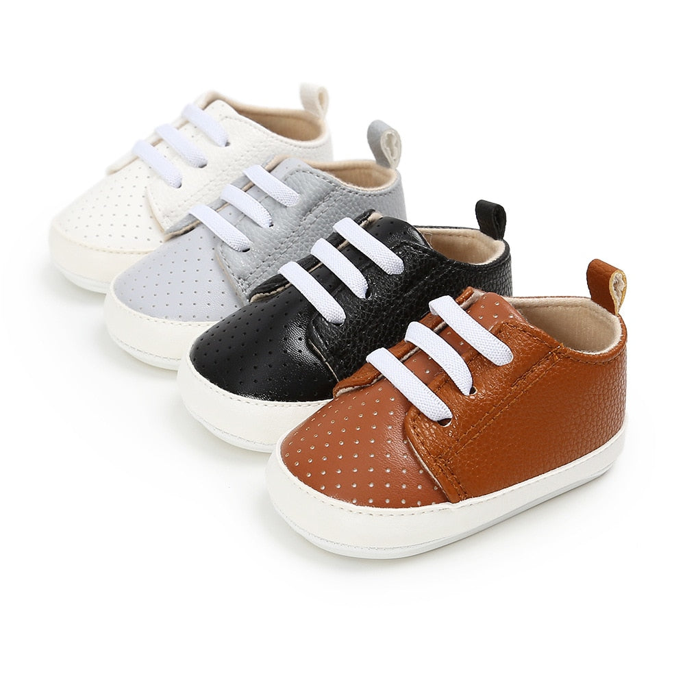 Sneakers con lacci elastici