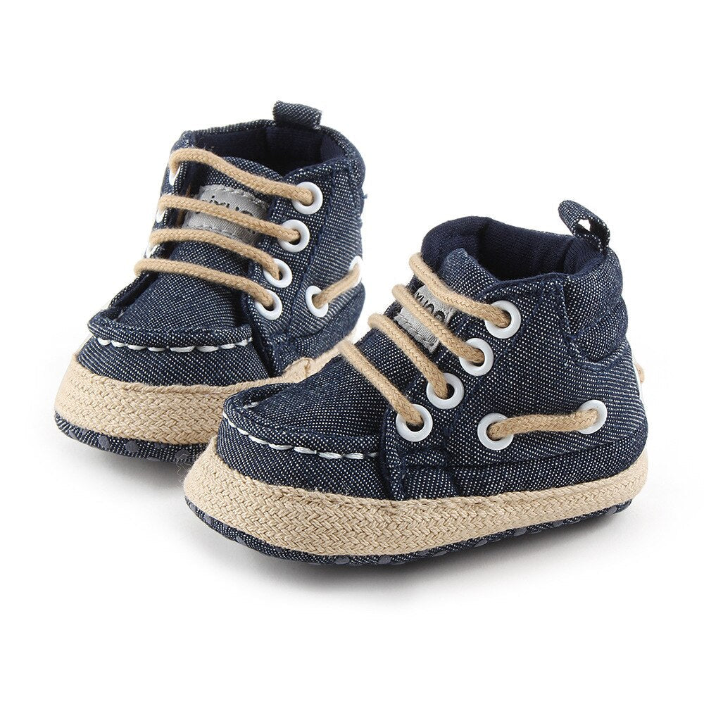 Sneakers alte con lacci