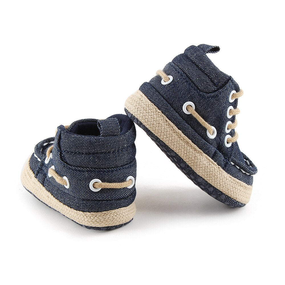Sneakers alte con lacci