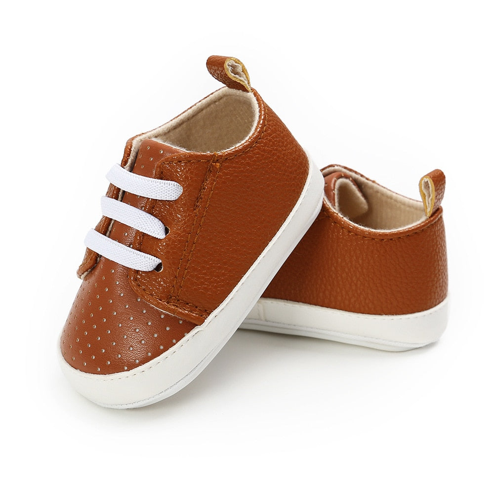 Sneakers con lacci elastici