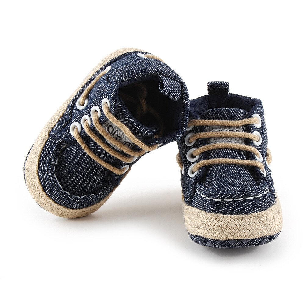 Sneakers alte con lacci