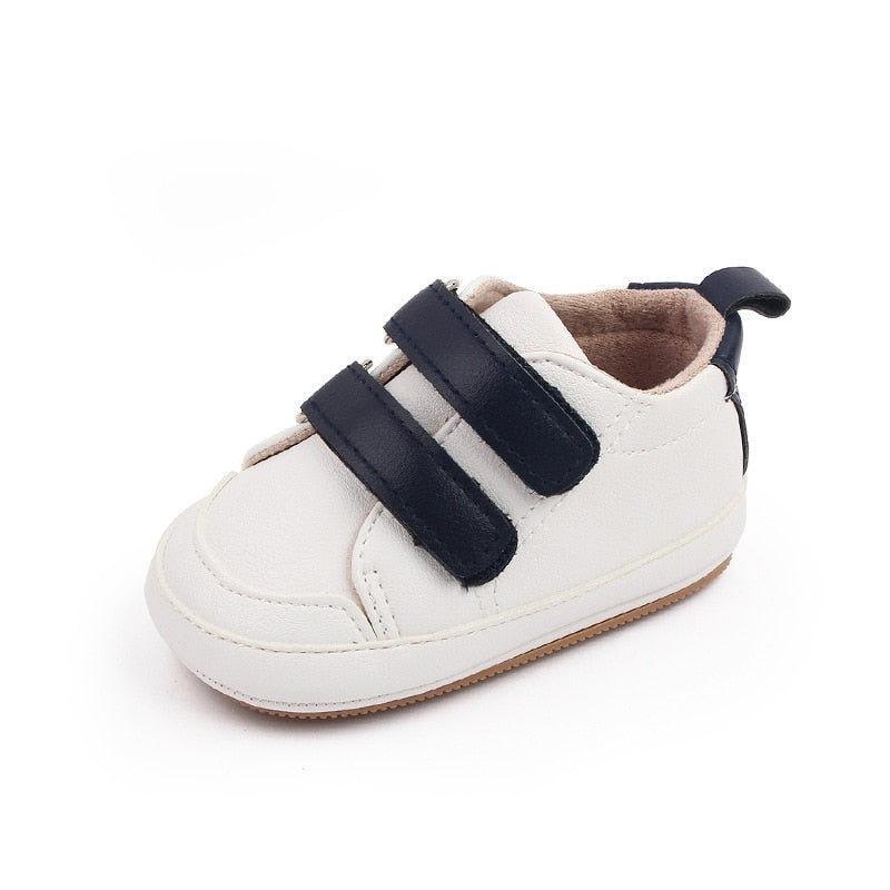Sneakers con doppio strappo in velcro