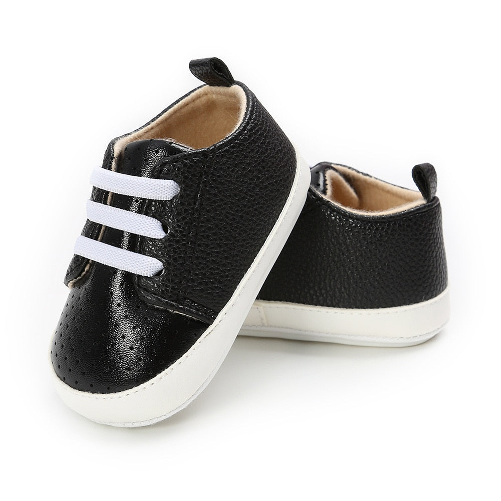 Sneakers con lacci elastici
