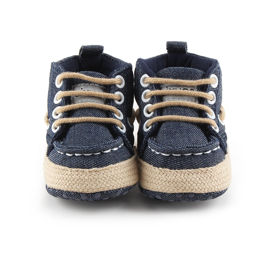 Sneakers alte con lacci