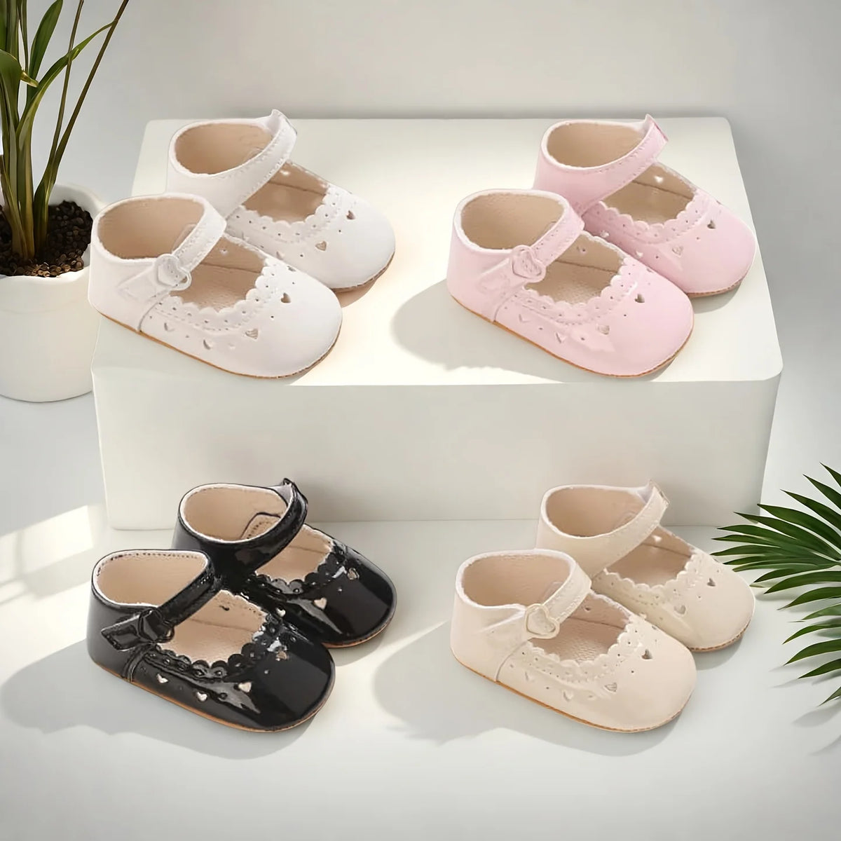 Sweet Heart Buckle Patent Baby Girl Mary Jane Shoes
