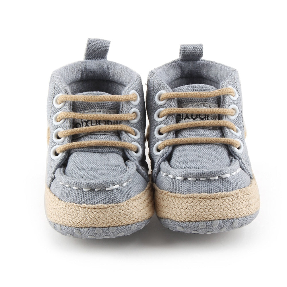 Sneakers alte con lacci