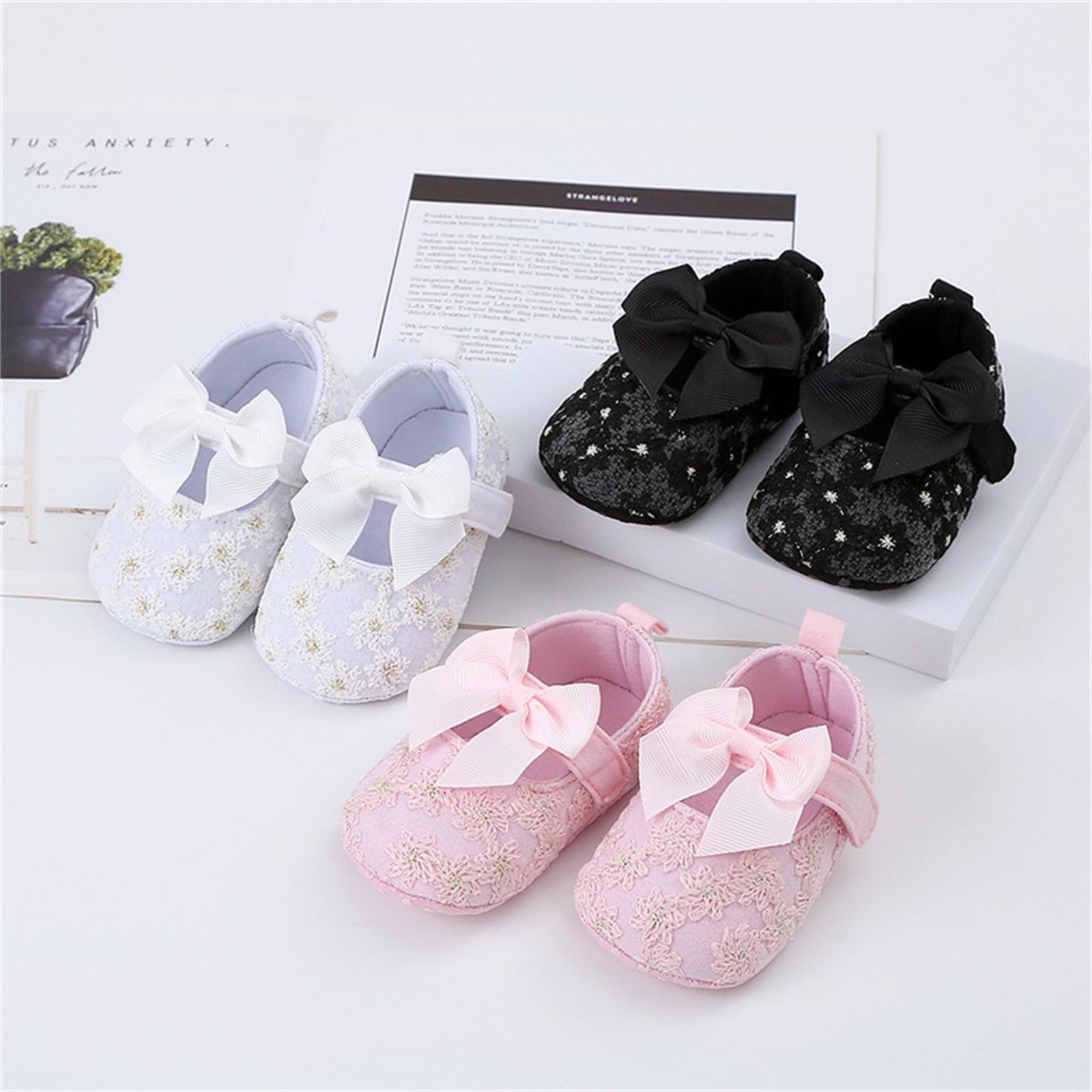 Scarpe per bambini ricamate con fiocco